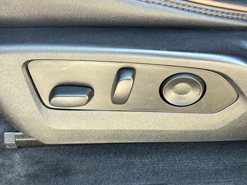 Used 2023 GMC Canyon AT4 w/ AT4 Premium Package AWD/4WD image 12