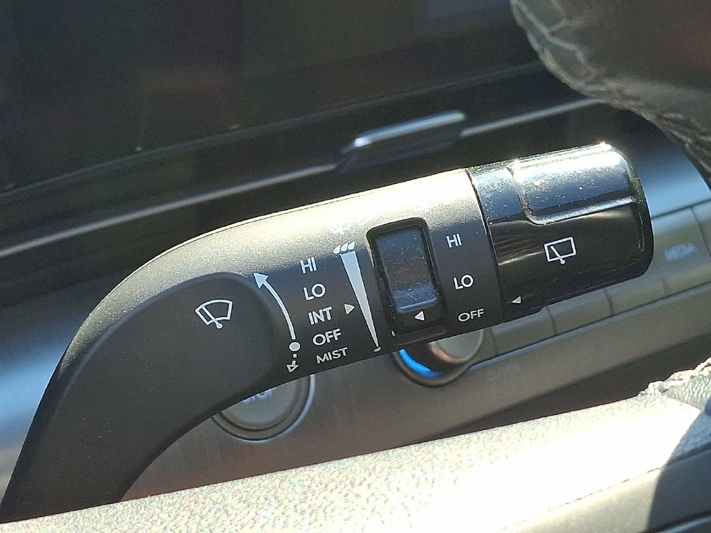 Used 2024 Hyundai Kona SEL AWD/4WD image 26