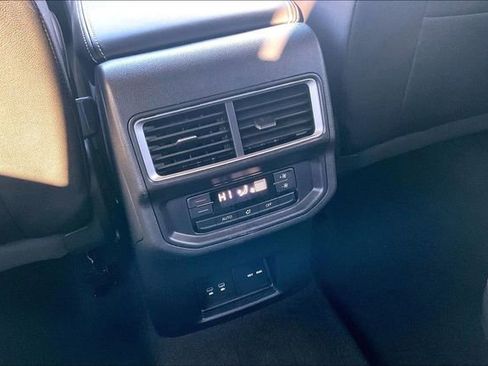 Used 2025 Volkswagen Atlas SE image 10