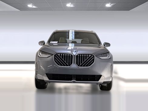 Used 2026 BMW X3 xDrive30 w/ Premium Package image 5