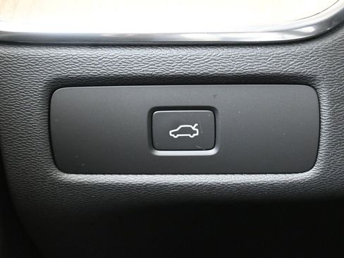 New 2026 Volvo XC60 B5 Plus w/ Protection Package Premier image 24