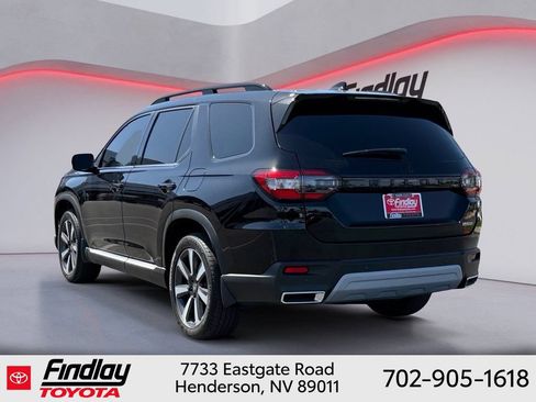 Used 2025 Honda Pilot Touring image 2