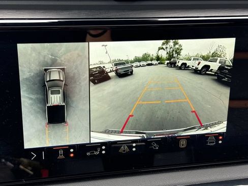 Used 2025 GMC Sierra 1500 AT4 w/ AT4 Premium Package AWD/4WD image 15