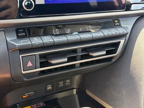 Used 2025 Toyota Camry LE w/ Convenience Package FWD image 8