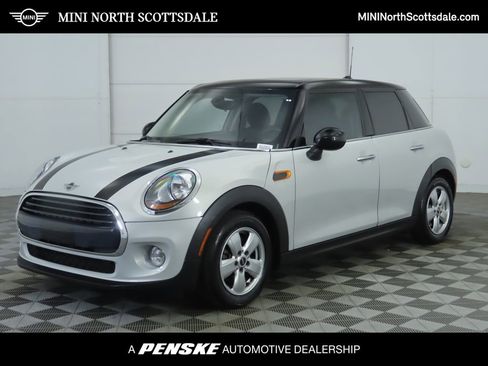Used 2016 MINI Cooper 4-Door Hardtop image 1