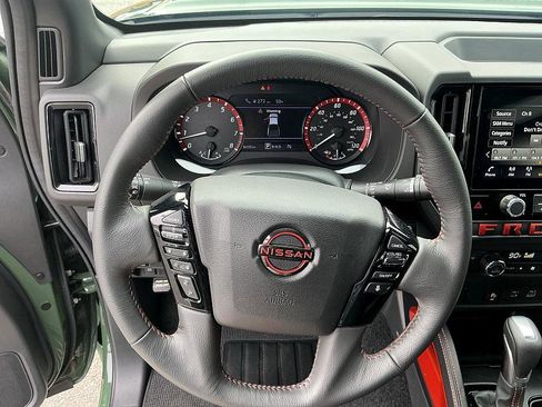 Certified 2025 Nissan Frontier Pro-X image 14