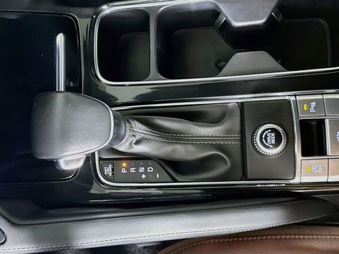 Used 2024 Kia Telluride EX w/ EX Captain's Chair Package FWD image 20