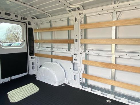 Used 2025 RAM ProMaster 2500 w/ U-Haul Equipment Group image 7