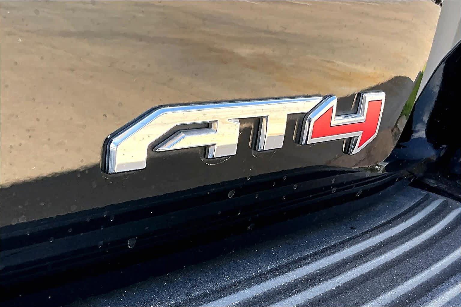 Used 2023 GMC Yukon AT4 w/ AT4 Premium Plus Package AWD/4WD image 9