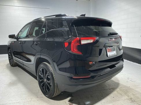 Used 2022 GMC Terrain SLT w/ Infotainment Package II image 4