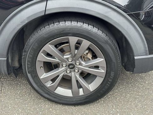 Used 2021 Ford Explorer XLT w/ Equipment Group 202A RWD image 10