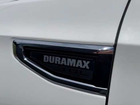 Certified 2021 GMC Yukon SLT w/ SLT Premium Package AWD/4WD image 10