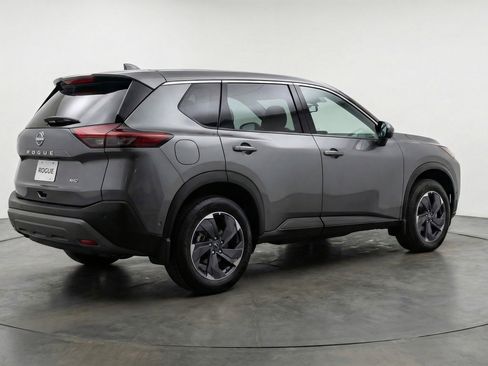 Used 2025 Nissan Rogue SV image 9