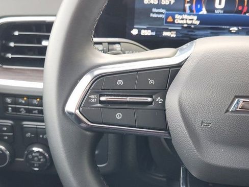 Used 2025 Chevrolet Suburban Z71 image 28