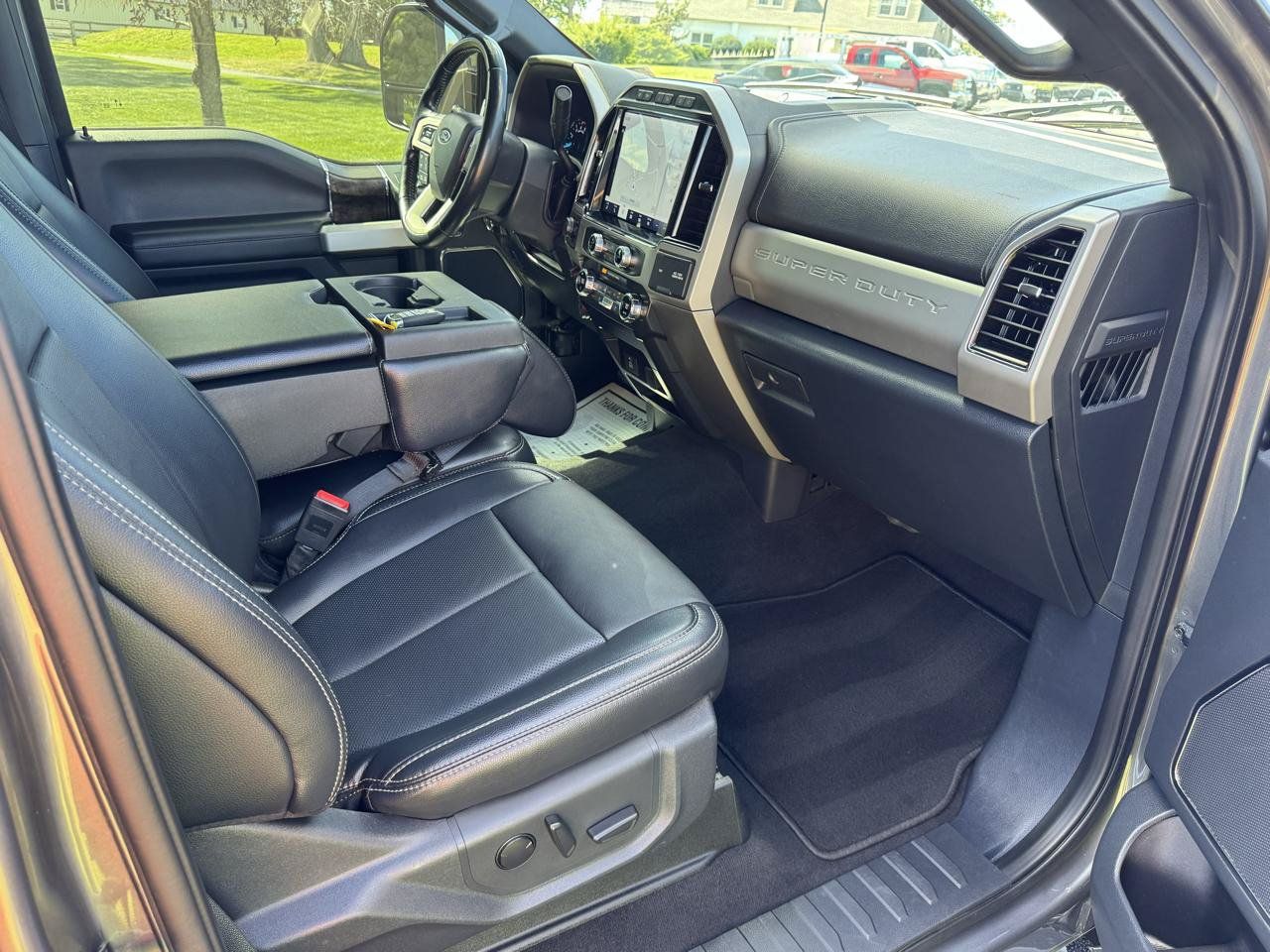 Used 2022 Ford F350 Lariat w/ Lariat Ultimate Package AWD/4WD image 9