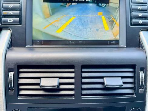 Used 2016 Land Rover Discovery Sport HSE image 25