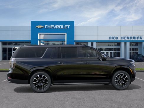 New 2026 Chevrolet Suburban RST AWD/4WD image 7