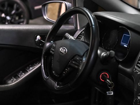 Used 2017 Kia Forte S FWD image 12