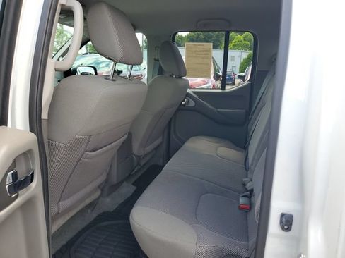 Used 2016 Nissan Frontier SV RWD image 14