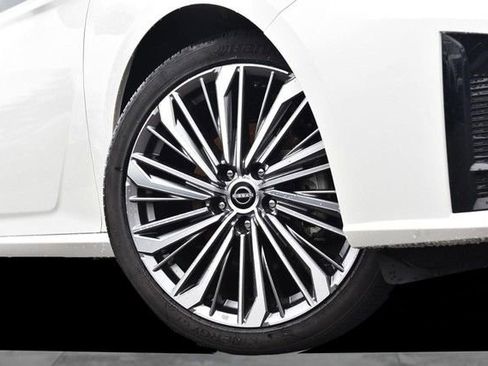 Certified 2025 Nissan Altima 2.5 SL image 3