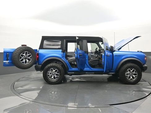 Used 2023 Ford Bronco Badlands image 32