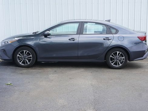 Used 2024 Kia Forte LXS w/ LXS Technology Package FWD image 3