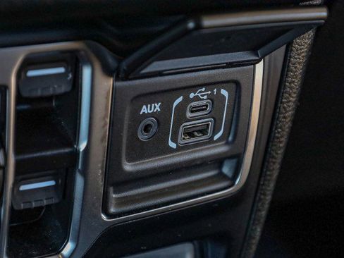 Used 2024 Jeep Wrangler Willys image 18