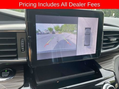 Used 2021 Ford Explorer Limited w/ Equipment Group 301A AWD/4WD image 36