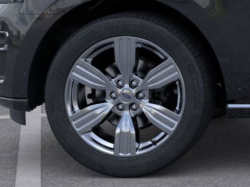 New 2024 Ford Expedition Platinum image 19