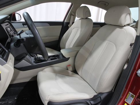 Used 2015 Hyundai Sonata SE image 5