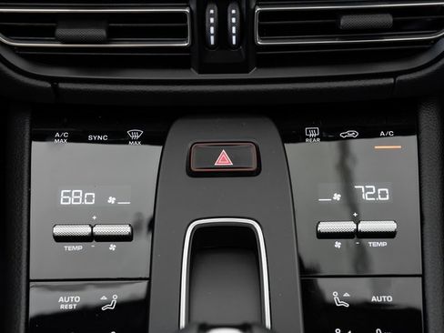 New 2025 Porsche Macan image 19