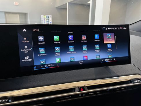 Used 2023 BMW iX xDrive50 w/ Premium Package image 28