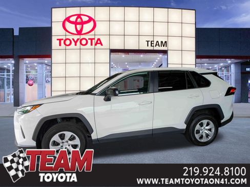Used 2025 Toyota RAV4 LE AWD/4WD image 1