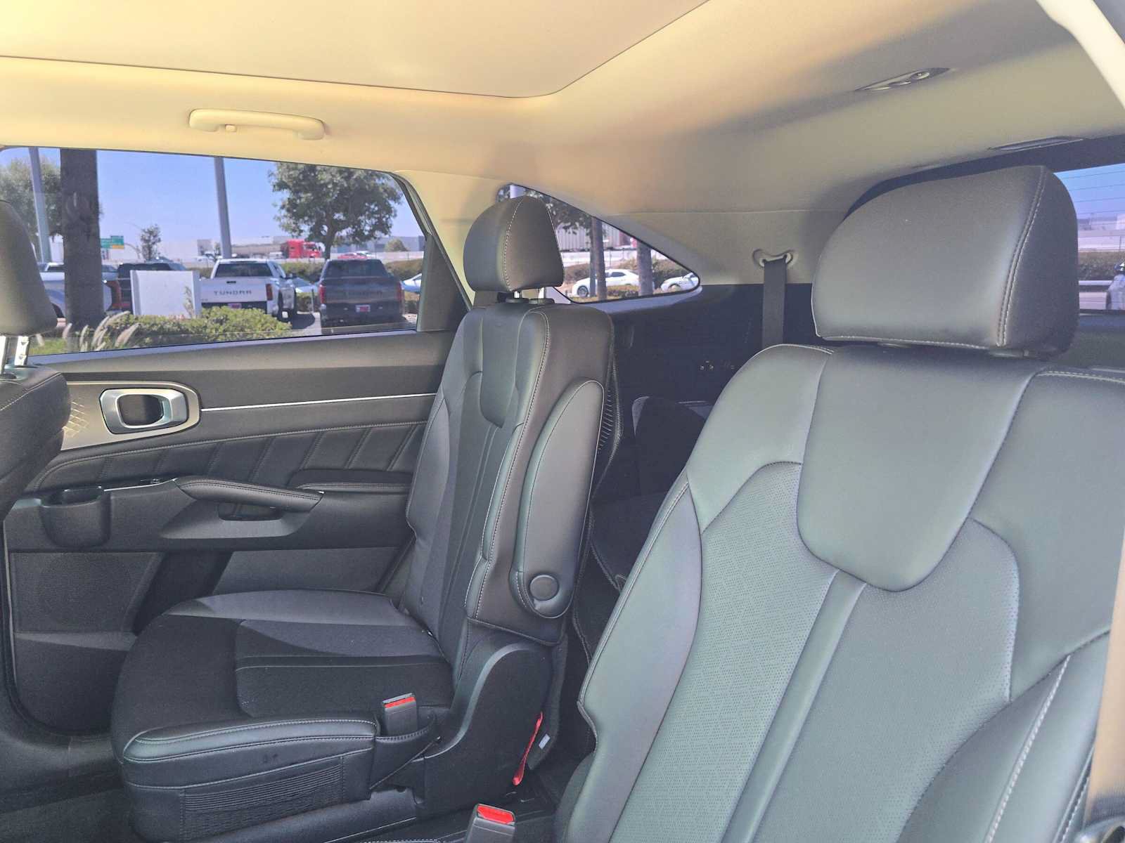 Used 2023 Kia Sorento SX FWD image 19