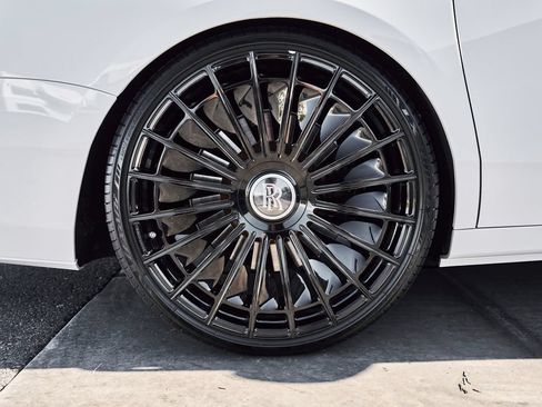Used 2024 Rolls-Royce Ghost AWD/4WD image 18
