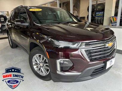 Used 2023 Chevrolet Traverse LT