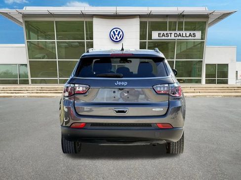 Used 2022 Jeep Compass Latitude w/ Convenience Group FWD image 4