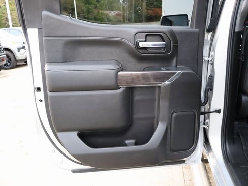 Used 2022 Chevrolet Silverado 1500 LTZ image 25