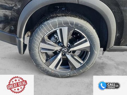 New 2025 Nissan Rogue SL w/ Tech Package AWD/4WD image 4