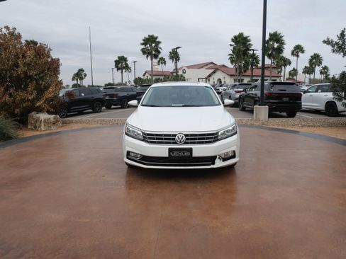 Used 2017 Volkswagen Passat 1.8T SE w/ SE Lighting Package image 6