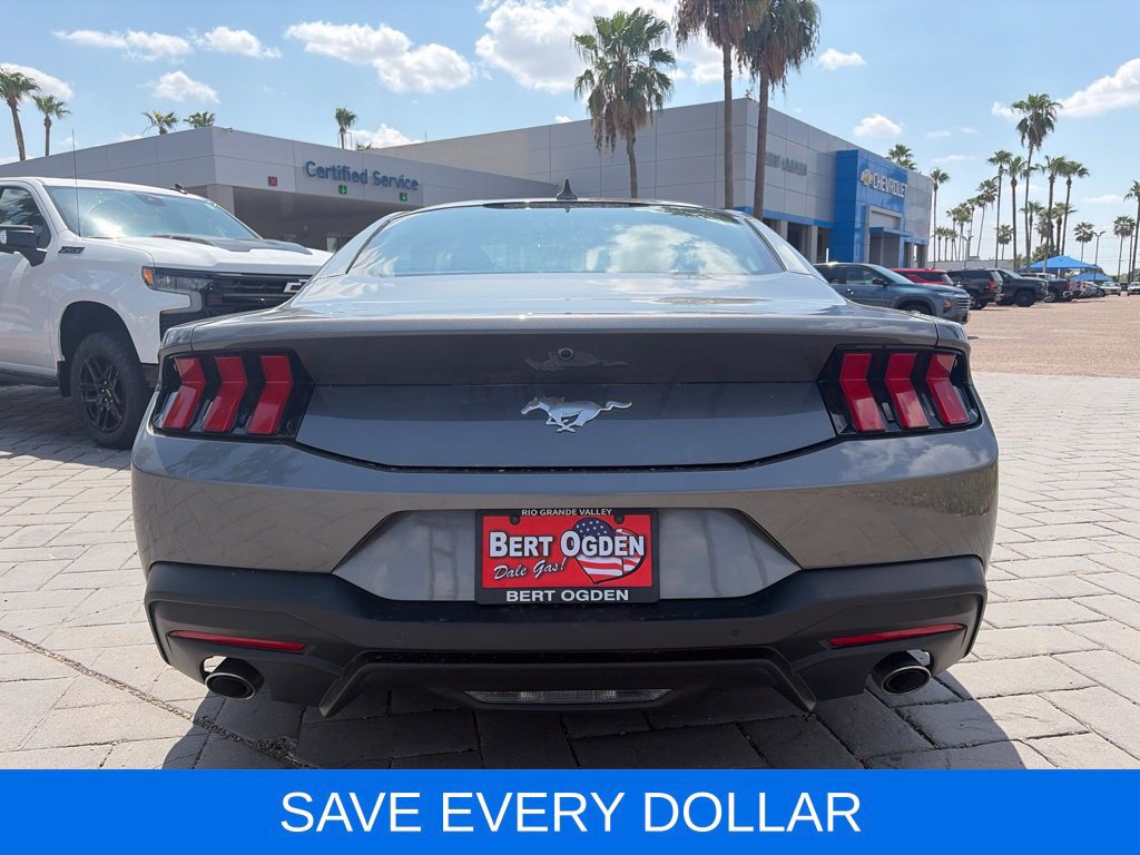 Used 2025 Ford Mustang Coupe RWD image 5