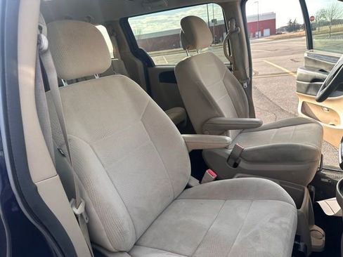 Used 2013 Dodge Grand Caravan SE FWD image 32