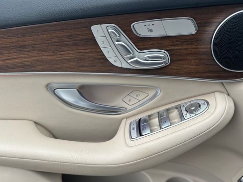 Certified 2022 Mercedes-Benz GLC 300 image 11