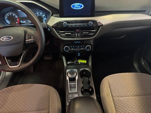 Used 2022 Ford Escape SE w/ Convenience Package FWD image 10
