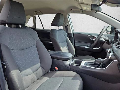 Used 2025 Toyota RAV4 XLE image 21