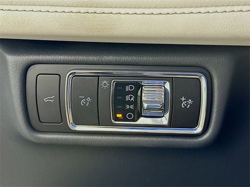 Used 2025 Lincoln Aviator Reserve w/ Luxury Package image 23