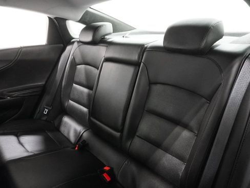 Used 2018 Chevrolet Malibu Premier w/ Driver Confidence Package image 15
