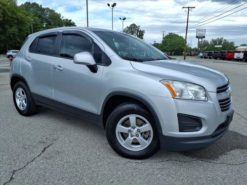 Used 2016 Chevrolet Trax LS AWD/4WD image 2