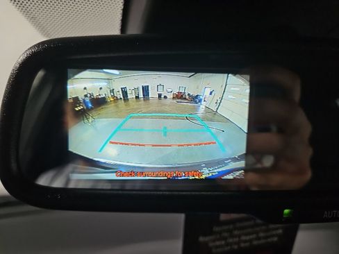 Used 2018 Toyota C-HR XLE FWD image 20
