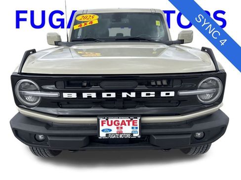 Used 2025 Ford Bronco Outer Banks image 11